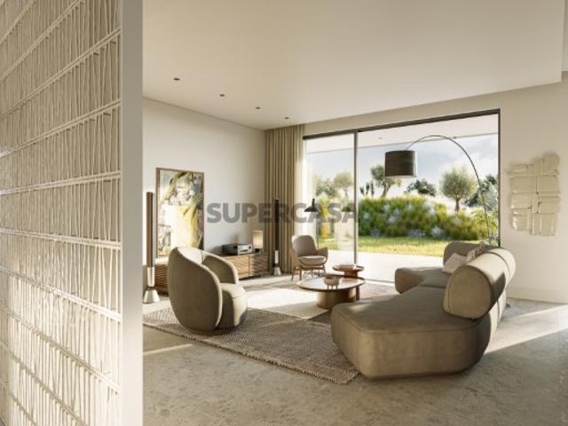 Apartamento T3 com espaço exterior e garagem, em Vilamoura, Algarve