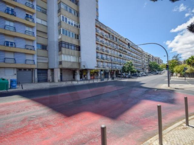Apartamento T3 com Excelente Exposição Solar em Benfica