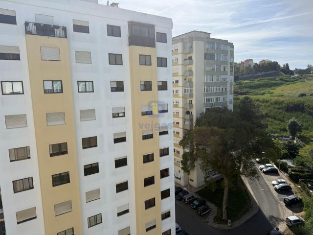 Apartamento T3 com Excelente Localização em Odivelas