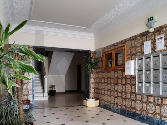 Apartamento T3 com Potencial de Remodelação em Povoa de St. Adrião
