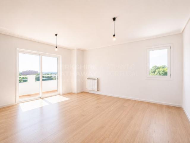 Apartamento T3 com Excelentes Áreas | Vista Rio | Garagem | Alhos Vedros