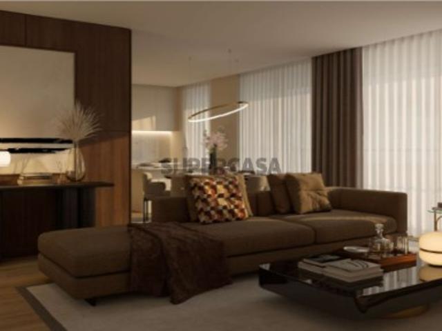 Apartamento T3 com Jardim de 200m2 no Porto