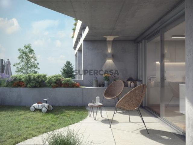 Apartamento T3 com Jardim e Arrumos junto ao Parque da Cidade Boavista Foz Porto