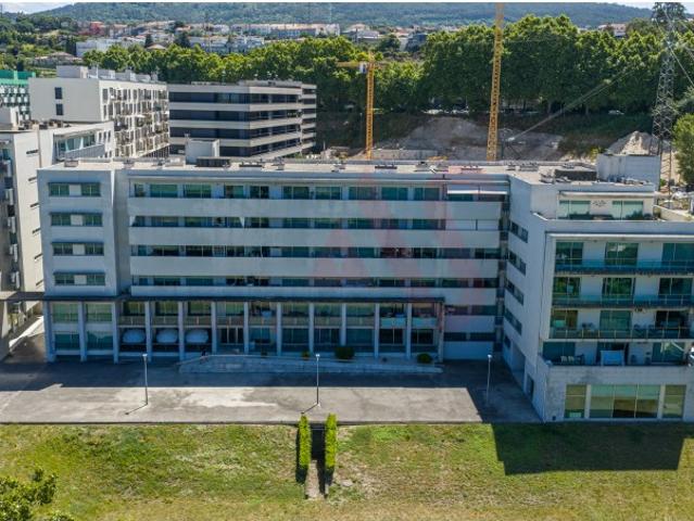 Apartamento T3 com Jardim e Garagem Candoso São Tiago e Mascotelos, Guimarães