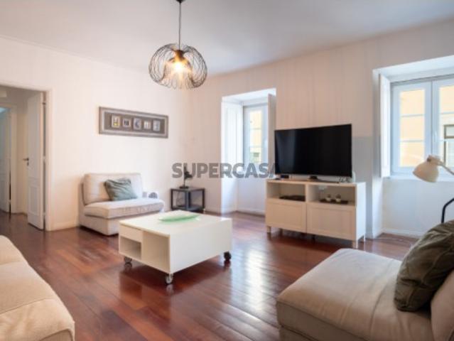 Apartamento T3 com Licença de Alojamento Local e Terrço Lisboa