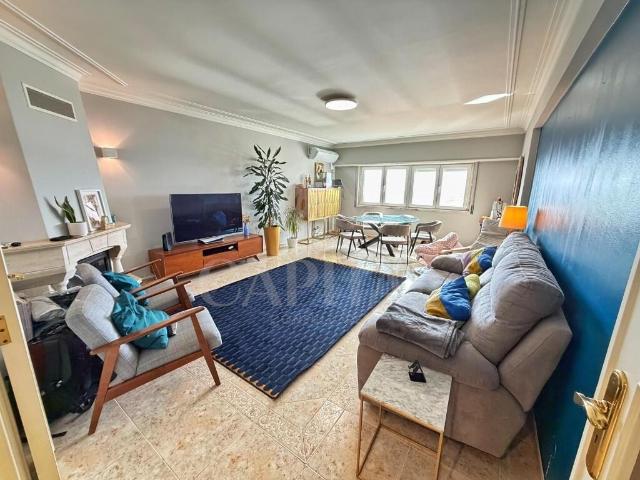 Apartamento T3 com lugar de garagem e arrecadação