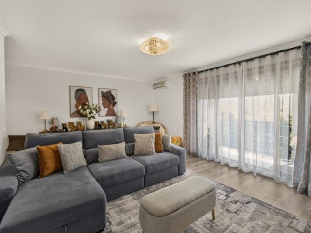 Apartamento T3 com Lugar de Garagem e Arrecadação na Qtª do Anjo