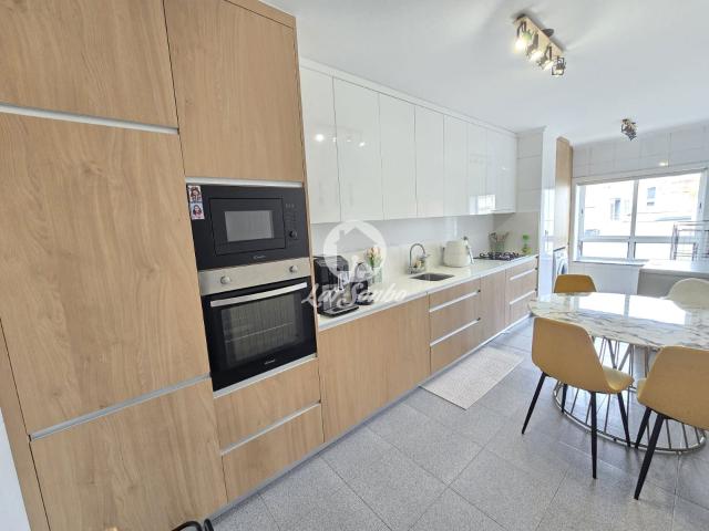 Apartamento T3 COMO NOVO com Lugar de Garagem em Touguinha | Vila do Conde