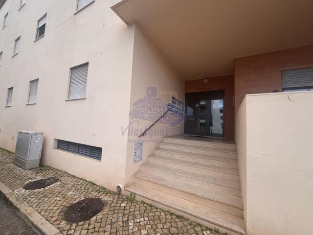 Apartamento t3 com lugar de garagem em Silves