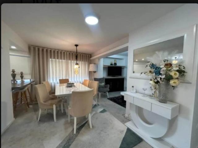 Apartamento T3 com lugar de garagem situado nas Barrocas