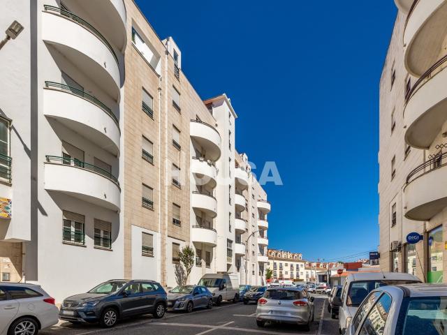 Apartamento T3 com Sótão, Garagem e Terraço – Nova Leiria