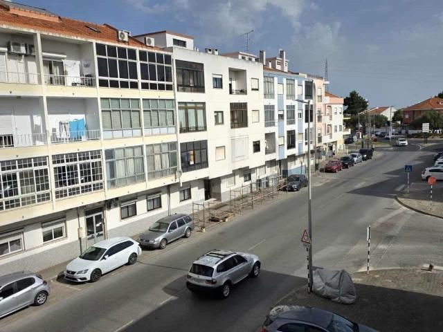 Apartamento T3 com suíte, garagem direta para exterior e 2 a. 110m² Amora