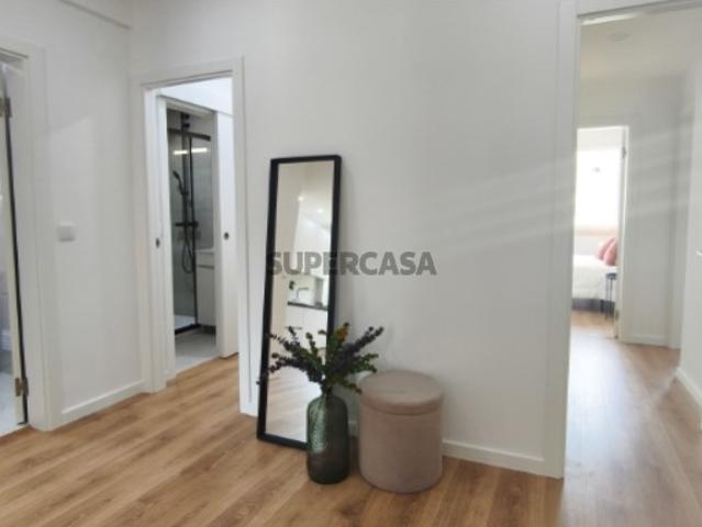 Apartamento T3 com suíte renovado em Benfica