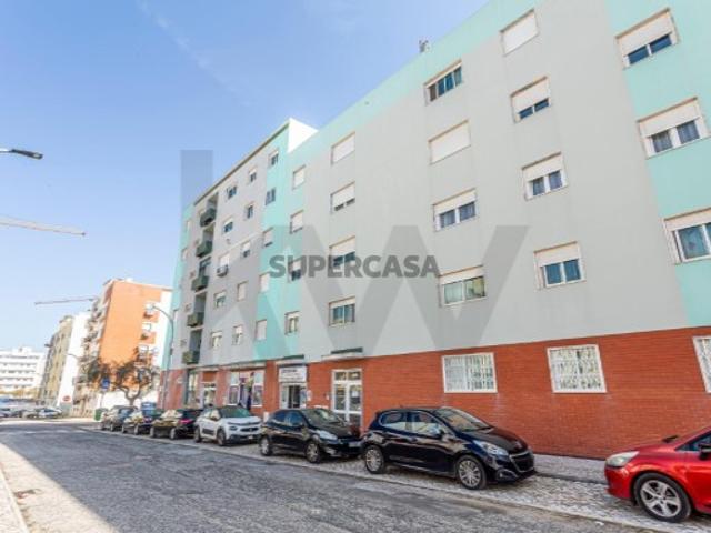Apartamento T3 com Suíte, Varanda e Parqueamento | Setúbal Bairro Afonso Costa