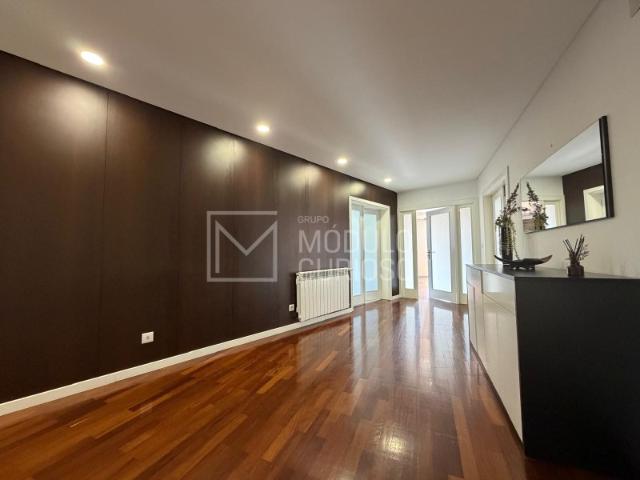Apartamento T3 de Dimensão Excecional no Centro de Lamego