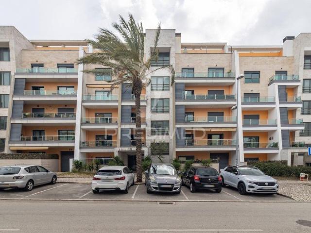 Apartamento t3 com parqueamento. montijo