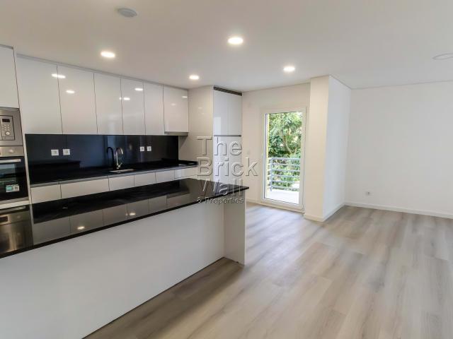 Apartamento T3 com parqueamento na Quinta da Flamenga, Vialonga