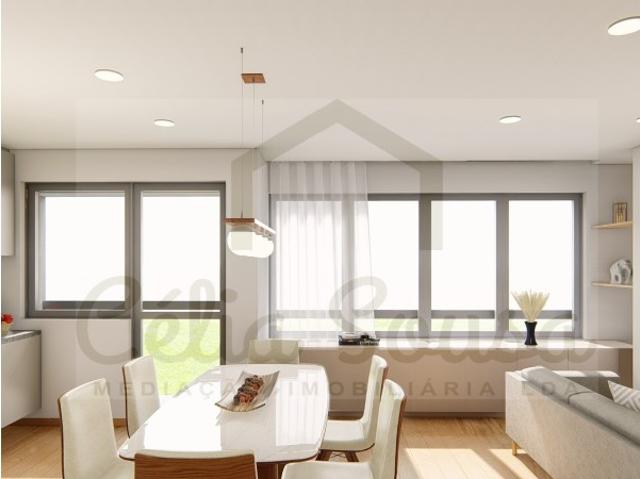 Apartamento T3 com parqueamento na Rinchoa
