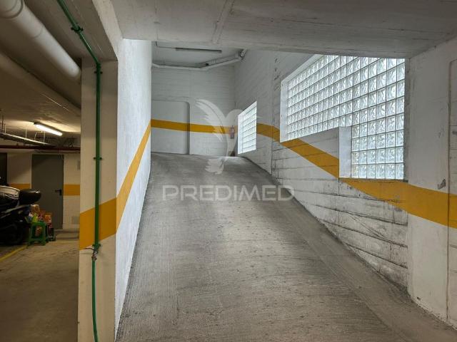 Apartamento t3 com parqueamento em bucelas