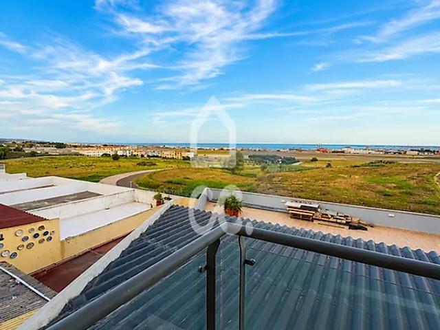 Apartamento T3 com parqueamento em Camarate Loures