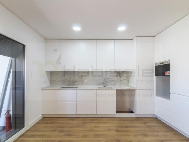 Apartamento T3 com parqueamento | Paradela, Santo António dos Cavaleiros
