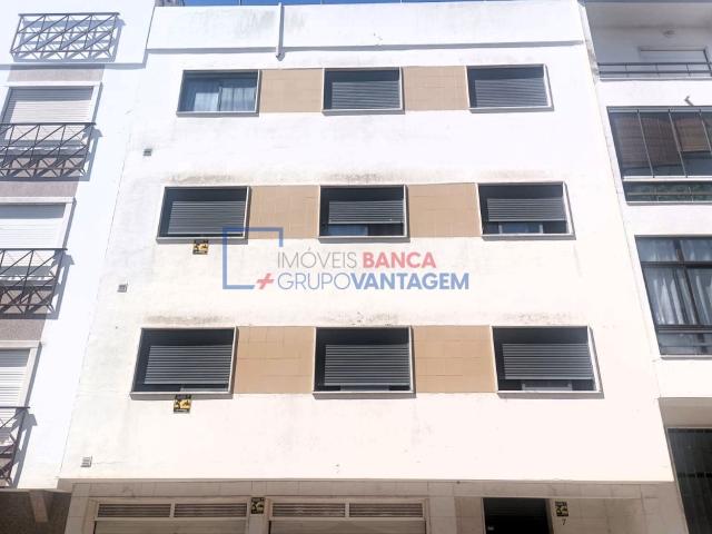 Apartamento T3 com parqueamentos Localizado na Amadora