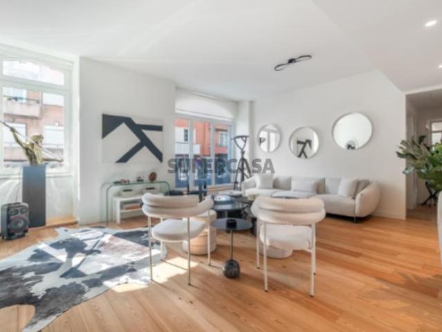 Apartamento T3 com piscina, Avenida Duque de Loulé, Lisboa