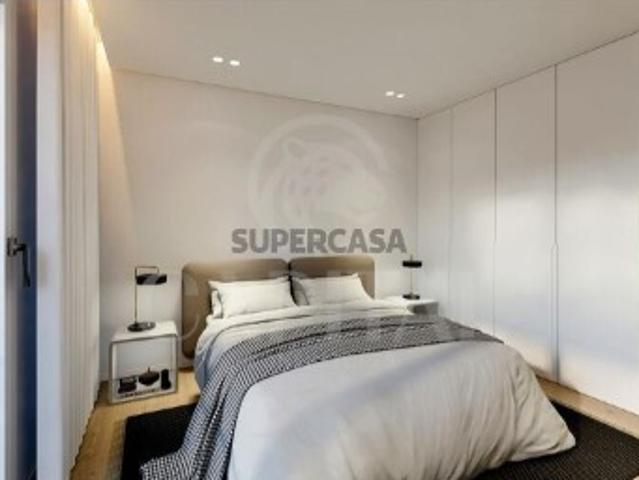 Apartamento T3, com piscina, em condomínio fechado