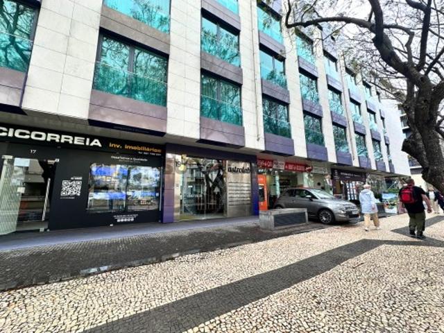 Apartamento T3 com piscina na Avenida do Infante, Funchal