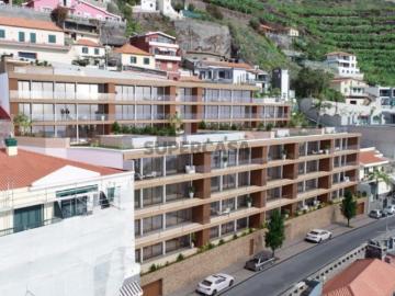 Apartamento T3 com Piscina no Edifício Elite Bay em Câmara de Lobos