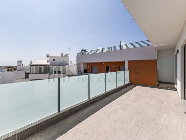 Apartamento T3 com Roof Toop,com Piscina e Vista Mar