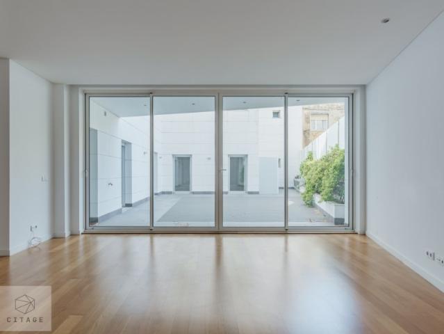 Apartamento T3 com terraço Cruz Quebrada