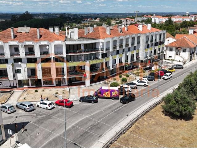 Apartamento T3 com Terraço de 55 m² e Garagem Fechada no Centro de Carregal do Sal