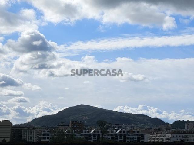 Apartamento T3 com Terraço de 80 m² e Parqueamento Privativo