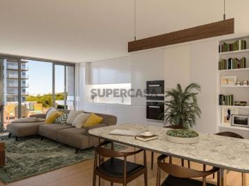 Apartamento T3 com terraço e garagem entre Monsanto e Miraflores