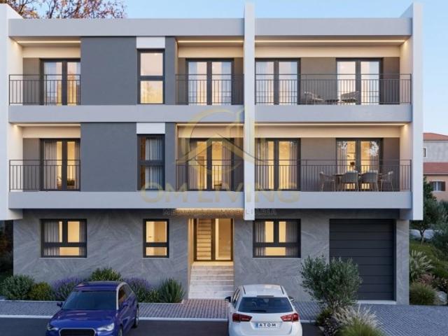 Apartamento T3 com Terraço e Parqueamento, Fernão Ferro
