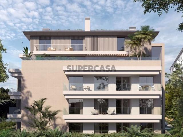 Apartamento T3, com terraço e piscina, em Cascais