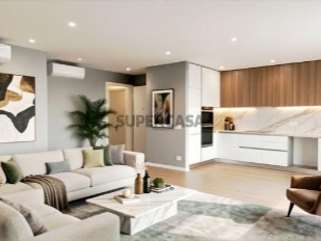Apartamento T3 com terraço e piscina privada na Nazaré