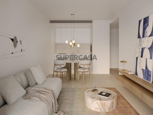 Apartamento T3 com terraço, em Vila Nova de Gaia