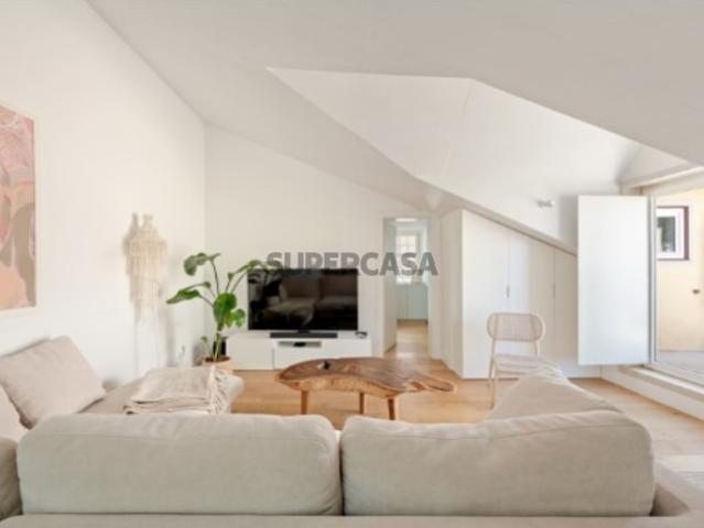 Apartamento T3, com terraço, em São Bento, Lisboa