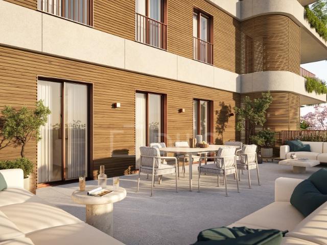 Apartamento T3 com terraço em Santo António dos Cavaleiros