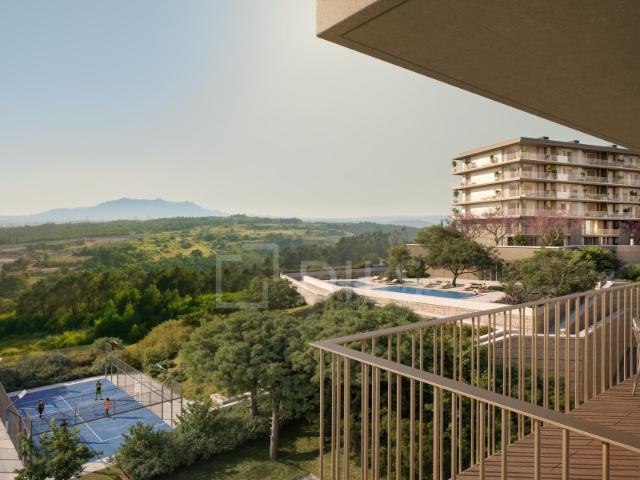 Apartamento T3 com terraço no Belas Clube de Campo