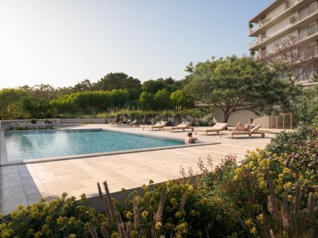 Apartamento T3 com terraço no Belas Clube de Campo