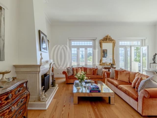 Apartamento T3, com terraço, no Monte Estoril, Cascais