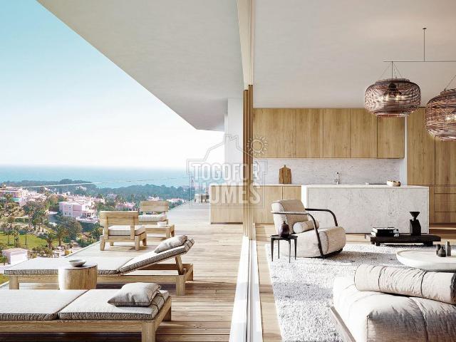 Apartamento T3 com Terraço, Piscina Comum e Vista Mar, Carvo. 136m² Lagoa e Carvoeiro