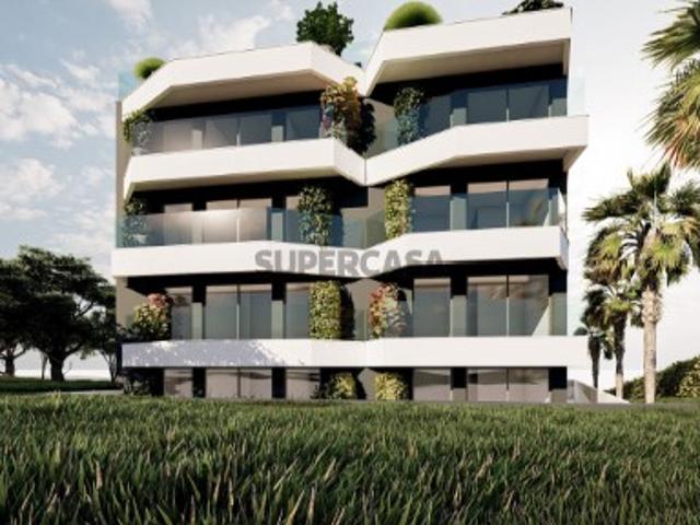 Apartamento T3 com terraço, piscina e garagem em Tavira ONE