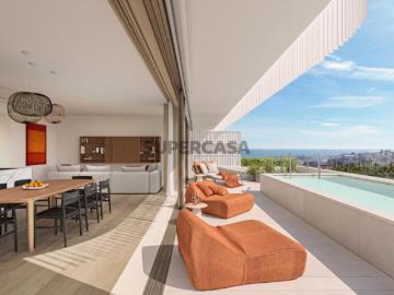 Apartamento T3 com terraço, piscina privada e estacionamento em Cascais