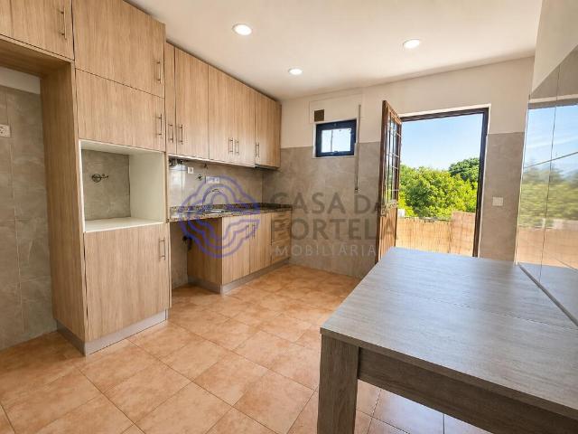 Apartamento T3 com Terreno Privativo e Garagem | Godim |Peso da Régua