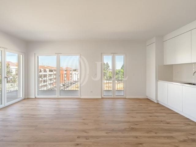 Apartamento T3 com varanda, Barreiro