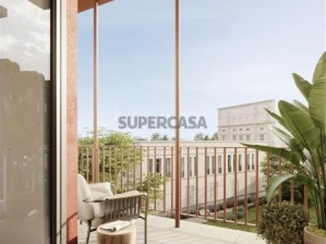 Apartamento T3 com varanda, Beato Quarter, Lisboa